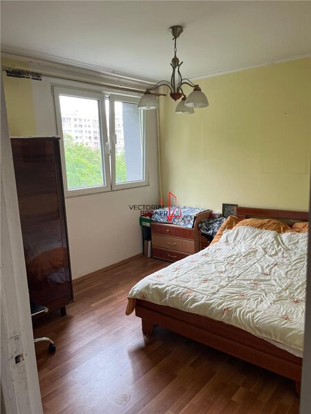 Titan Policlinica Apartament 4 camere
